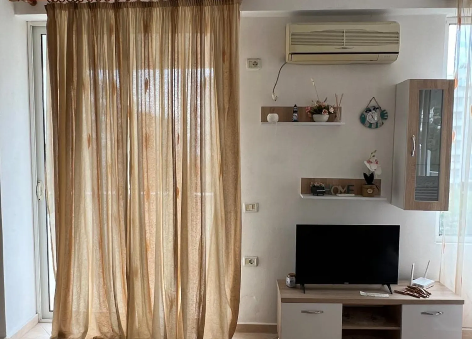 Xhelili Apartment Sarande