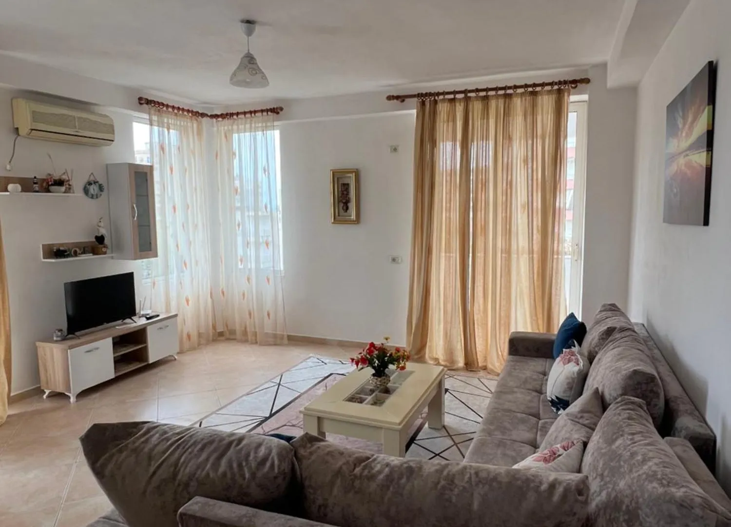 Xhelili Apartment Sarande